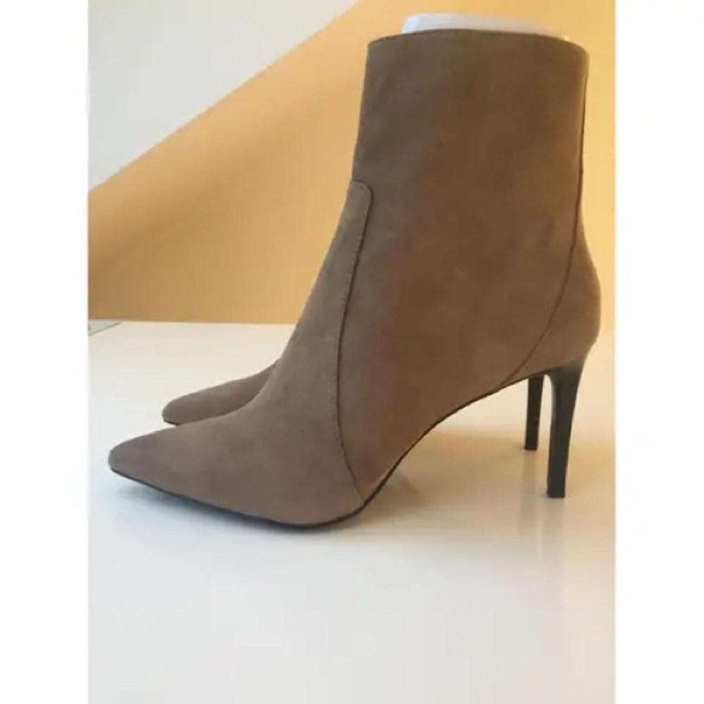 Banana republic Elegant Tan Ankle Boots